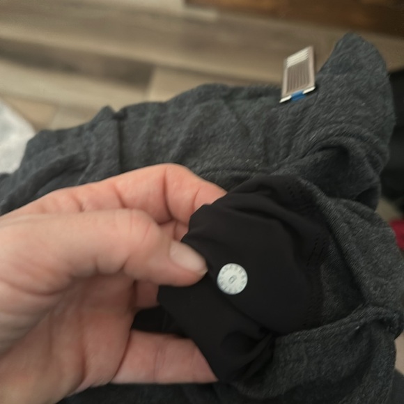 Lululemon Hello Sunday Short, Size 6 - Picture 7 of 11